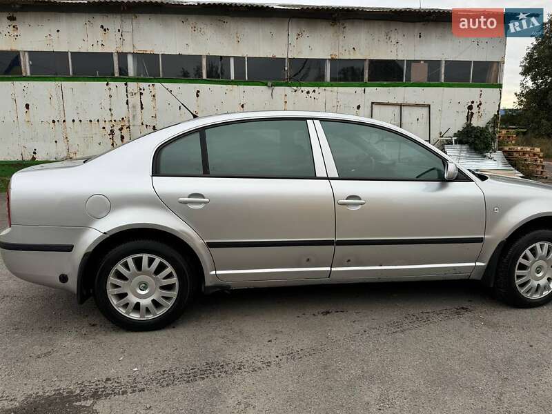 Лифтбек Skoda Superb 2006 в Фастове