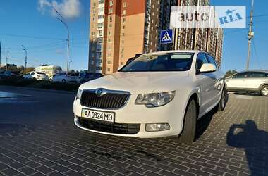 Лифтбек Skoda Superb 2013 в Киеве