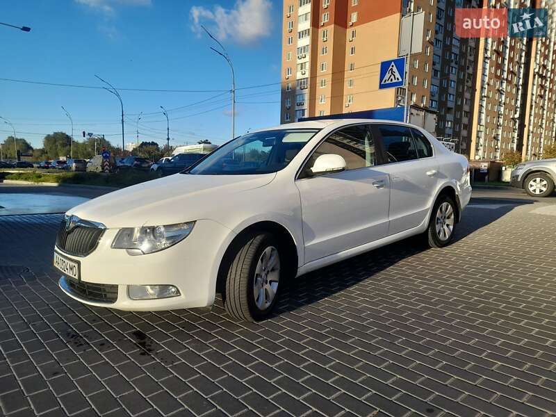 Лифтбек Skoda Superb 2013 в Киеве