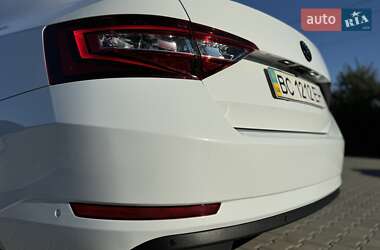 Лифтбек Skoda Superb 2015 в Стрые