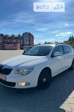 Універсал Skoda Superb 2013 в Дрогобичі