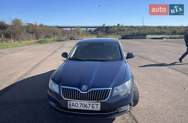 Лифтбек Skoda Superb 2014 в 
