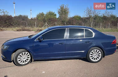 Лифтбек Skoda Superb 2014 в 