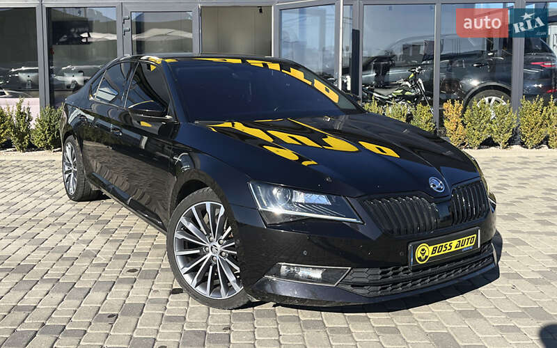Лифтбек Skoda Superb 2016 в 