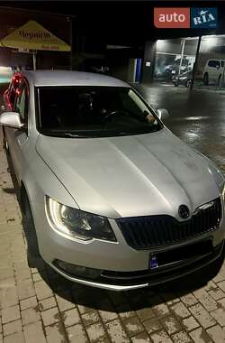 Лифтбек Skoda Superb 2015 в 