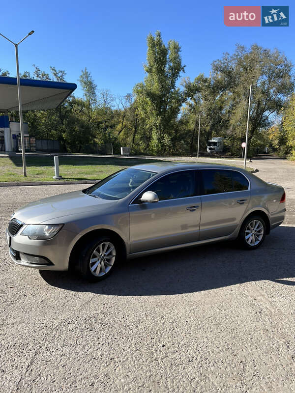 Лифтбек Skoda Superb 2013 в Кривом Роге