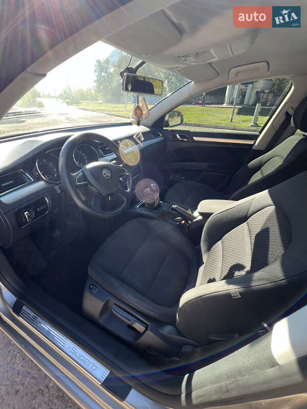 Лифтбек Skoda Superb 2013 в Кривом Роге