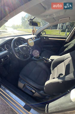 Лифтбек Skoda Superb 2013 в 
