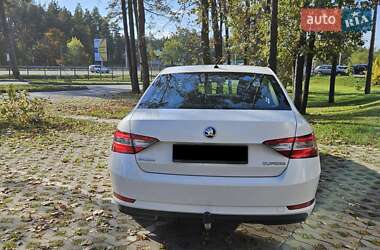Лифтбек Skoda Superb 2016 в 