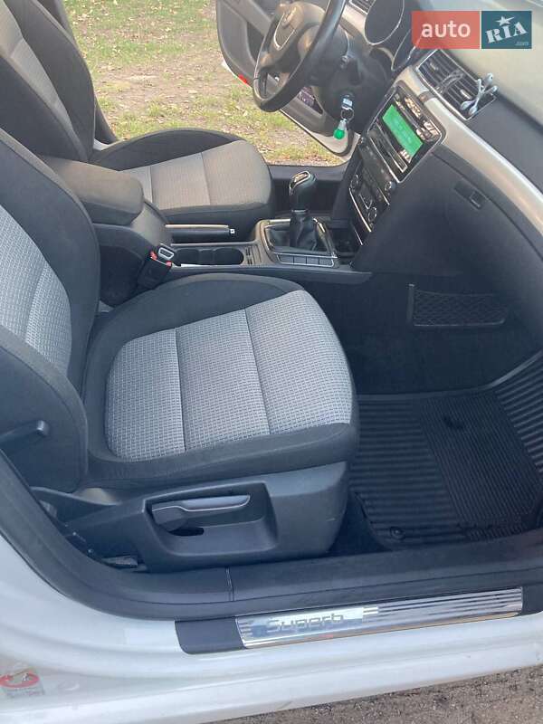 Ліфтбек Skoda Superb 2012 в Козелеці