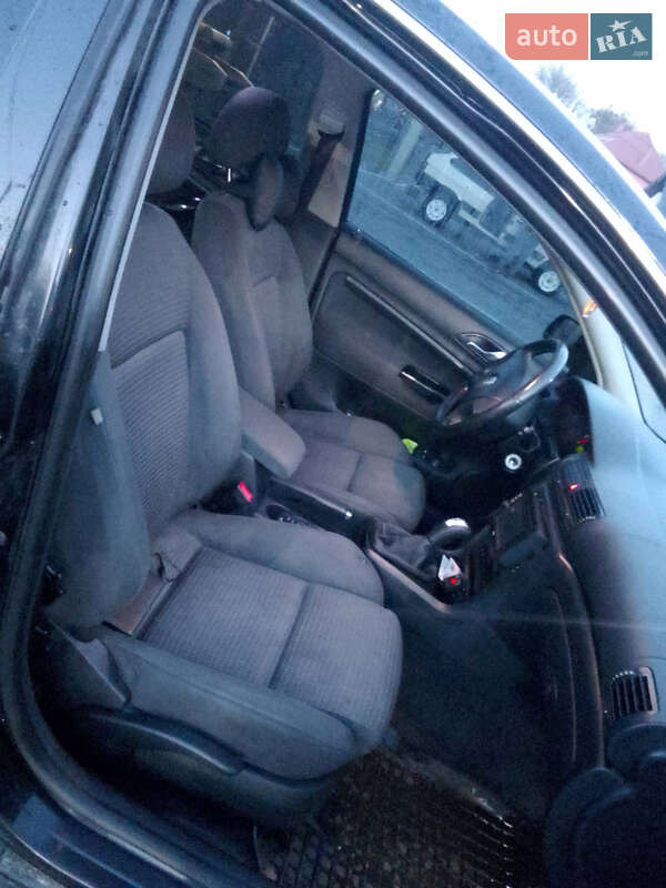 Лифтбек Skoda Superb 2006 в Львове