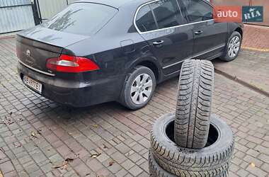 Ліфтбек Skoda Superb 2012 в 