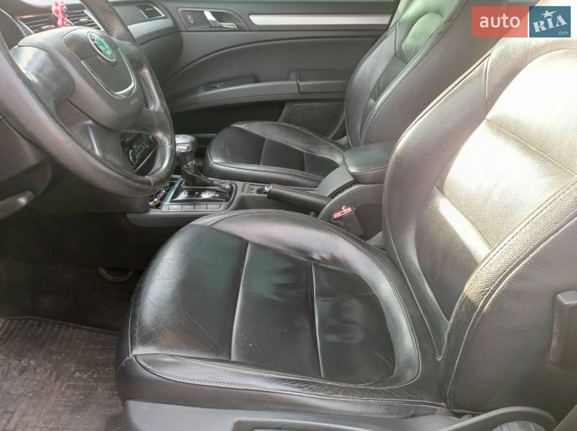 2010 Skoda Superb - мініатюра 6