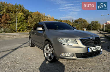 Лифтбек Skoda Superb 2012 в Днепре