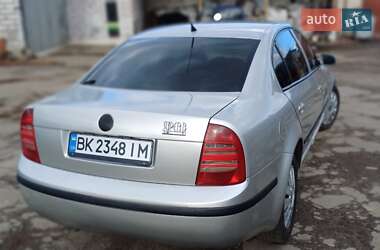 Лифтбек Skoda Superb 2004 в Ровно