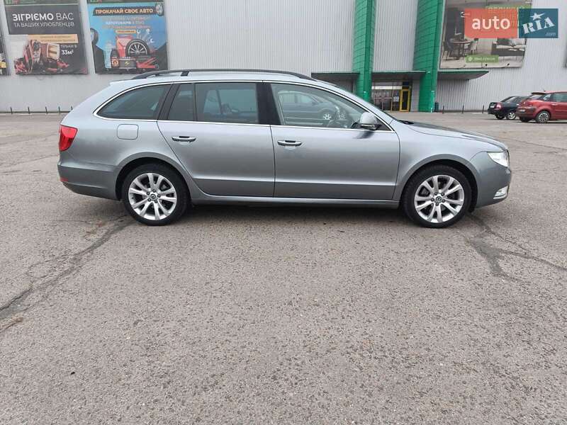 Skoda Superb 2011