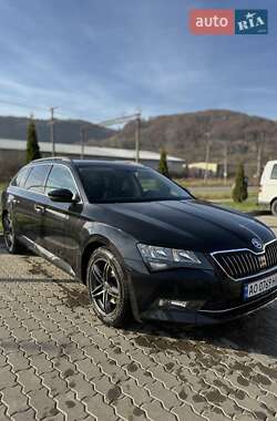 Універсал Skoda Superb 2017 в Ужгороді