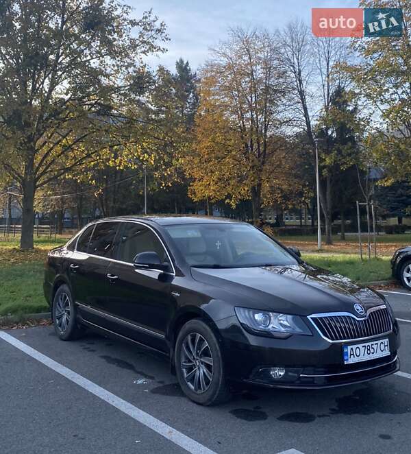 Ліфтбек Skoda Superb 2015 в Ужгороді