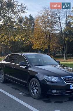 Ліфтбек Skoda Superb 2015 в Ужгороді