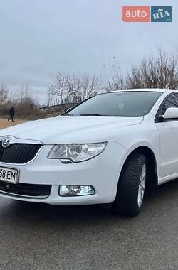 Ліфтбек Skoda Superb 2011 в Чернігові