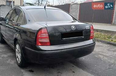 Лифтбек Skoda Superb 2002 в 