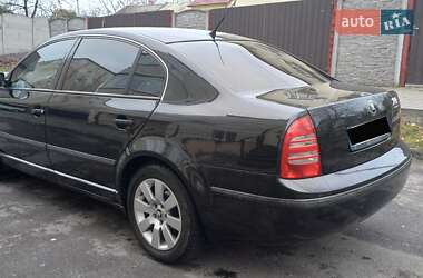 Лифтбек Skoda Superb 2002 в 