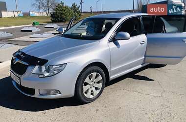 Лифтбек Skoda Superb 2011 в 