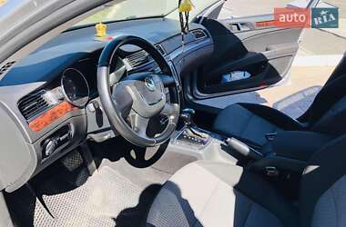 Лифтбек Skoda Superb 2011 в 