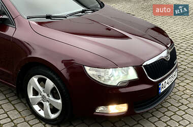 Лифтбек Skoda Superb 2012 в 