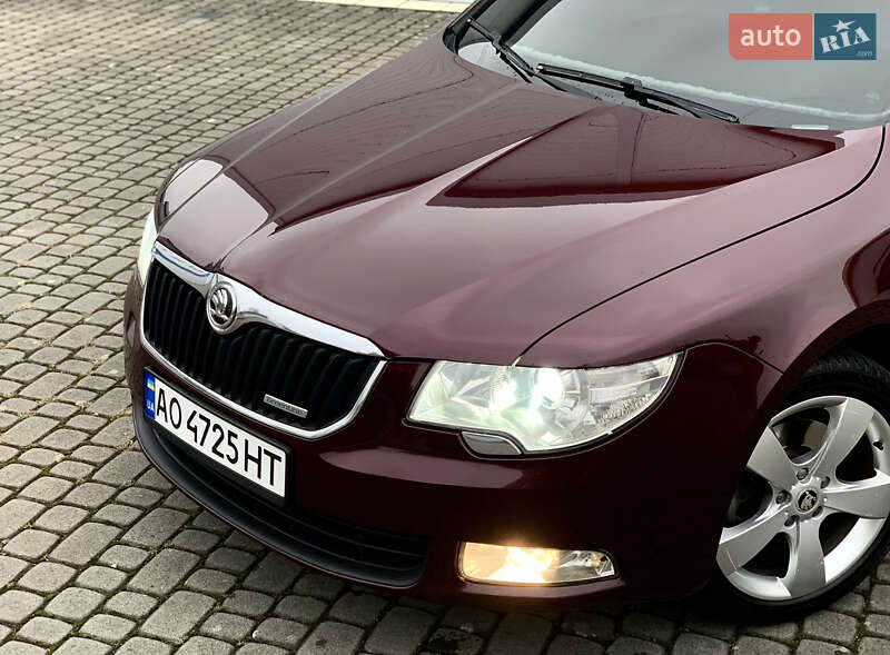 Лифтбек Skoda Superb 2012 в Мукачево