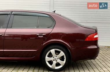 Лифтбек Skoda Superb 2012 в 