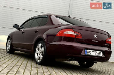 Лифтбек Skoda Superb 2012 в 