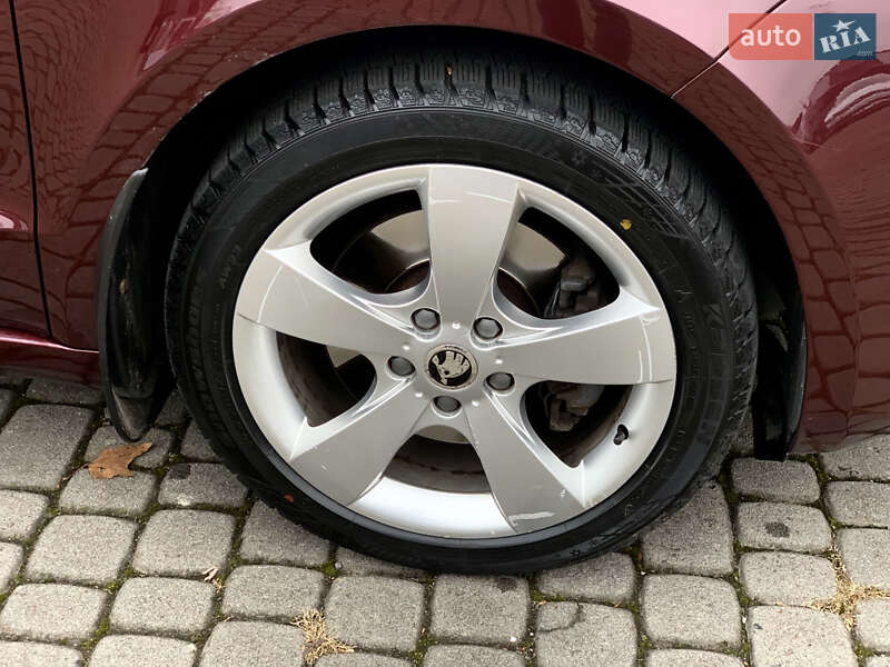 Лифтбек Skoda Superb 2012 в Мукачево