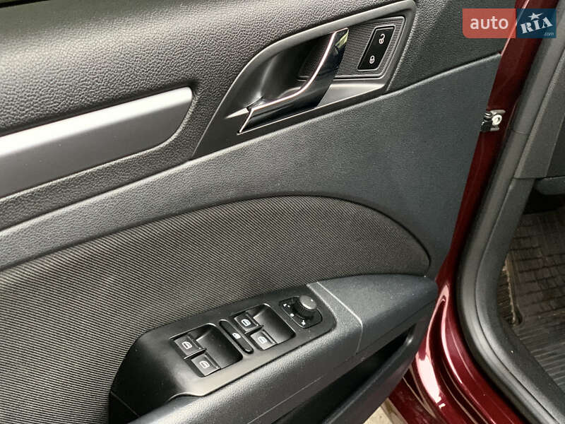 Лифтбек Skoda Superb 2012 в Мукачево