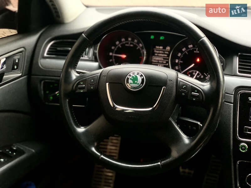 Лифтбек Skoda Superb 2012 в Мукачево