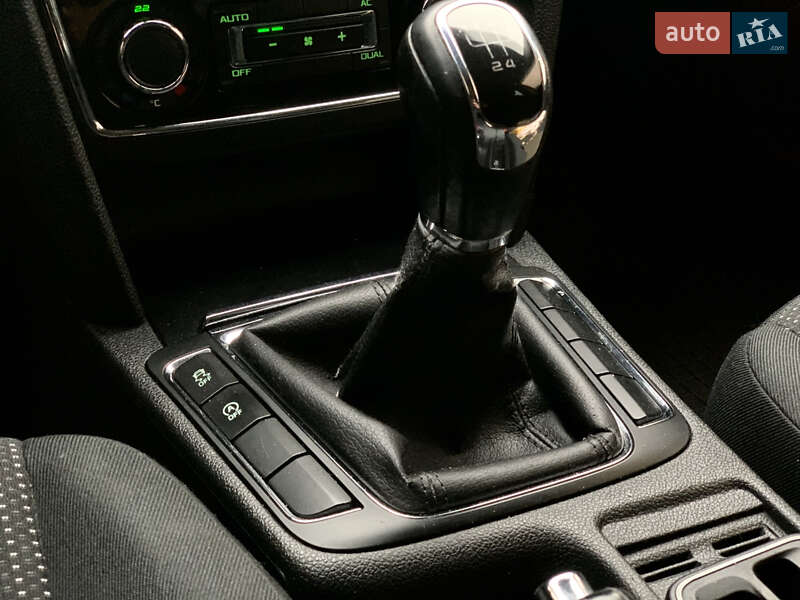 Лифтбек Skoda Superb 2012 в Мукачево