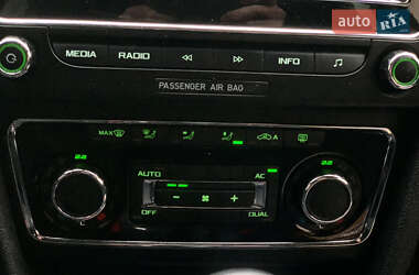 Лифтбек Skoda Superb 2012 в 