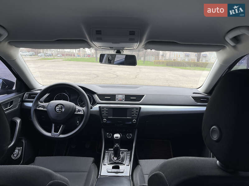 Лифтбек Skoda Superb 2016 в Кривом Роге