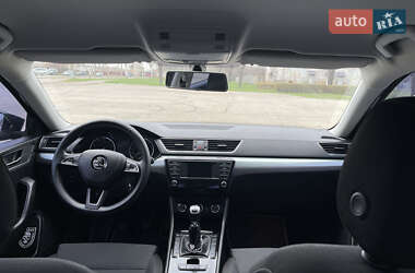 Лифтбек Skoda Superb 2016 в 