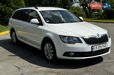 Универсал Skoda Superb 2014 в Киеве