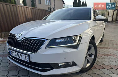 Лифтбек Skoda Superb 2017 в 