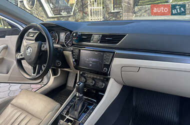 Лифтбек Skoda Superb 2017 в 