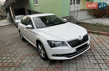 Ліфтбек Skoda Superb 2015 в Тячеві