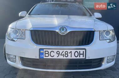 Універсал Skoda Superb 2011 в Дрогобичі