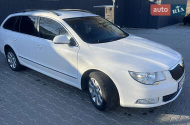 Універсал Skoda Superb 2011 в Дрогобичі