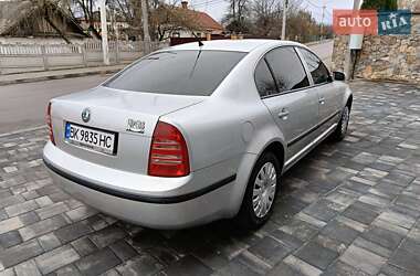 Ліфтбек Skoda Superb 2002 в Острозі