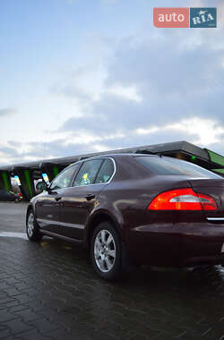Лифтбек Skoda Superb 2010 в 