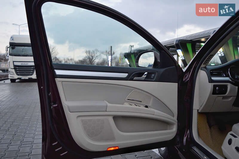 Лифтбек Skoda Superb 2010 в Стрые