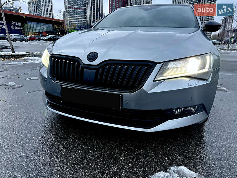 Лифтбек Skoda Superb 2019 в Киеве