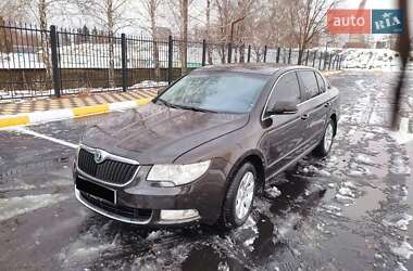 Ліфтбек Skoda Superb 2012 в Вараші